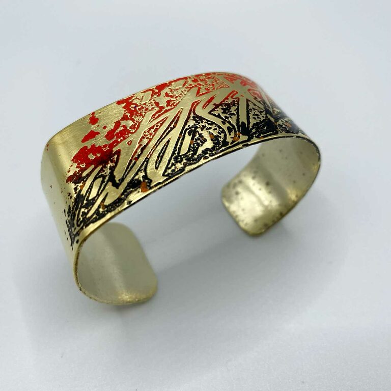 Bracelet Outsider 2 side view by Studio Daboo